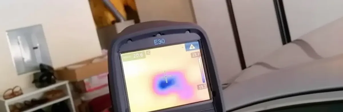 mold inspection using thermal imaging technology to detect moisture and hidden mold in a home in Indianapolis, IN